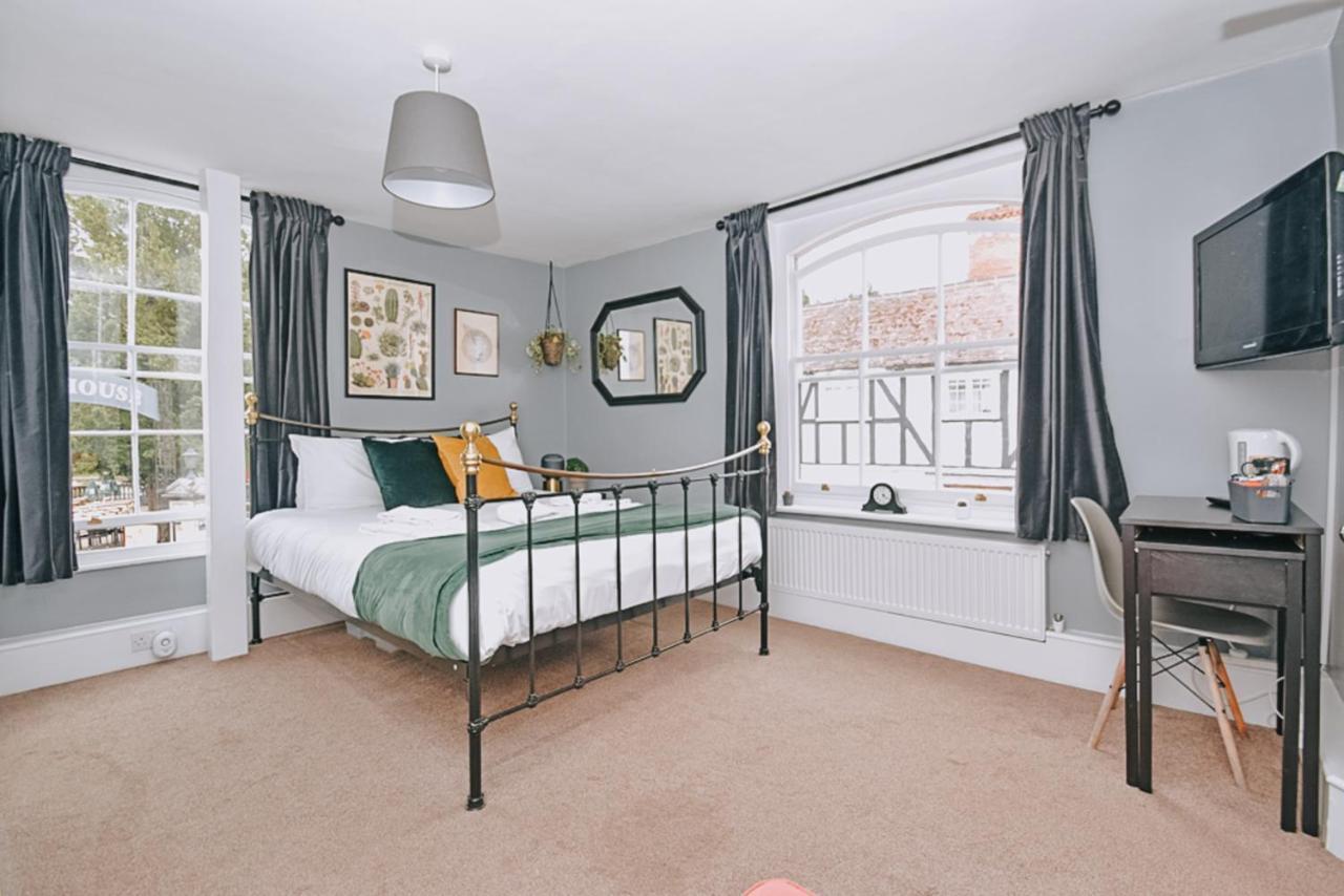The Town Arms Hotel Wallingford Room photo